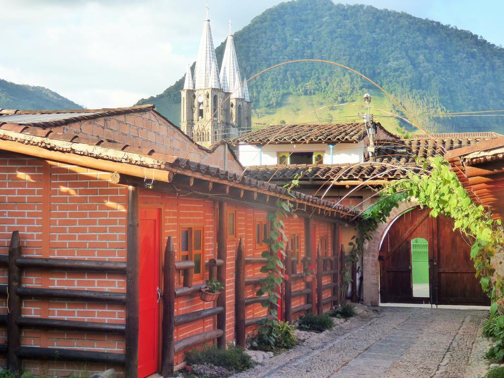Hotel Kantarrana Urbana Jardín Rum bild