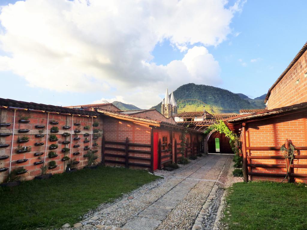 Hotel Kantarrana Urbana Jardín Rum bild