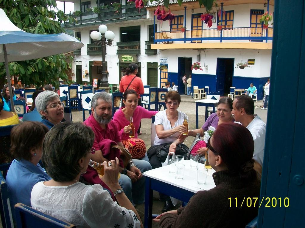 Hotel Kantarrana Urbana Jardín Rum bild