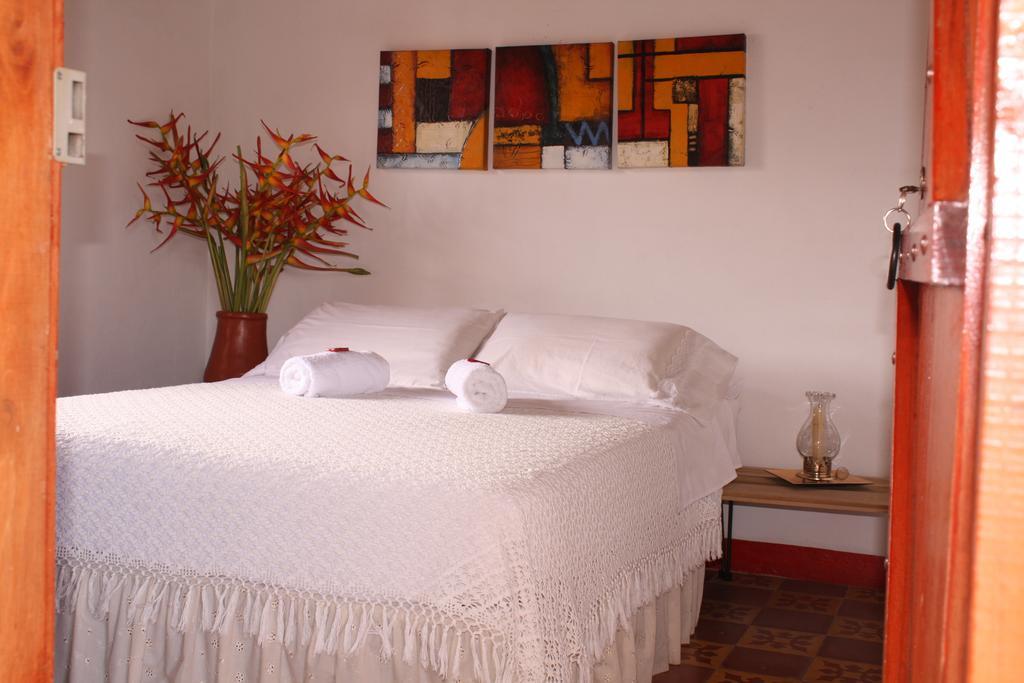 Hotel Kantarrana Urbana Jardín Rum bild